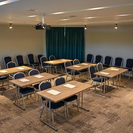 Nn Boutique Hotel Tiszaujvaros Bagian luar foto