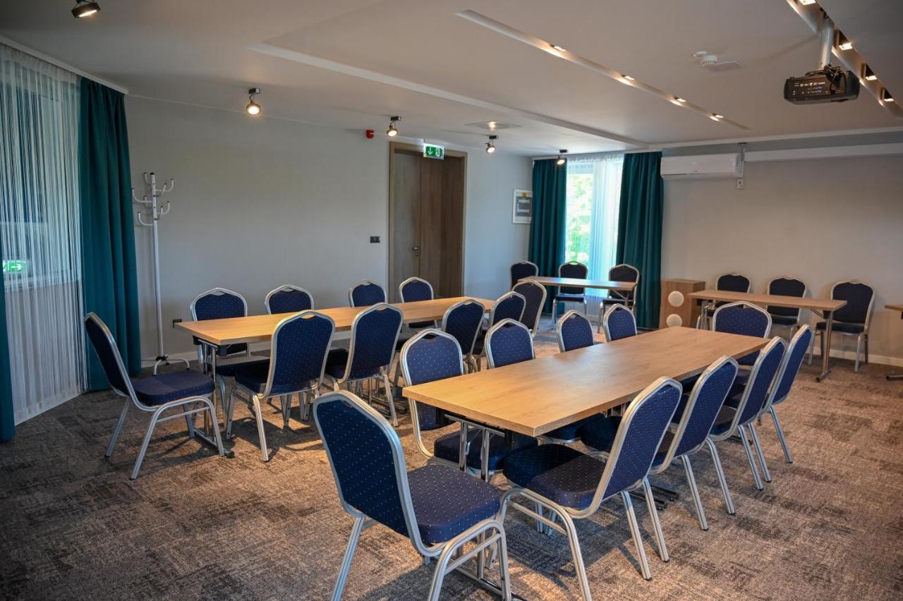 Nn Boutique Hotel Tiszaujvaros Bagian luar foto