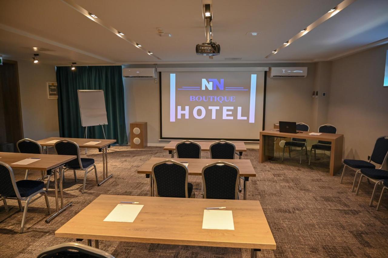 Nn Boutique Hotel Tiszaujvaros Bagian luar foto