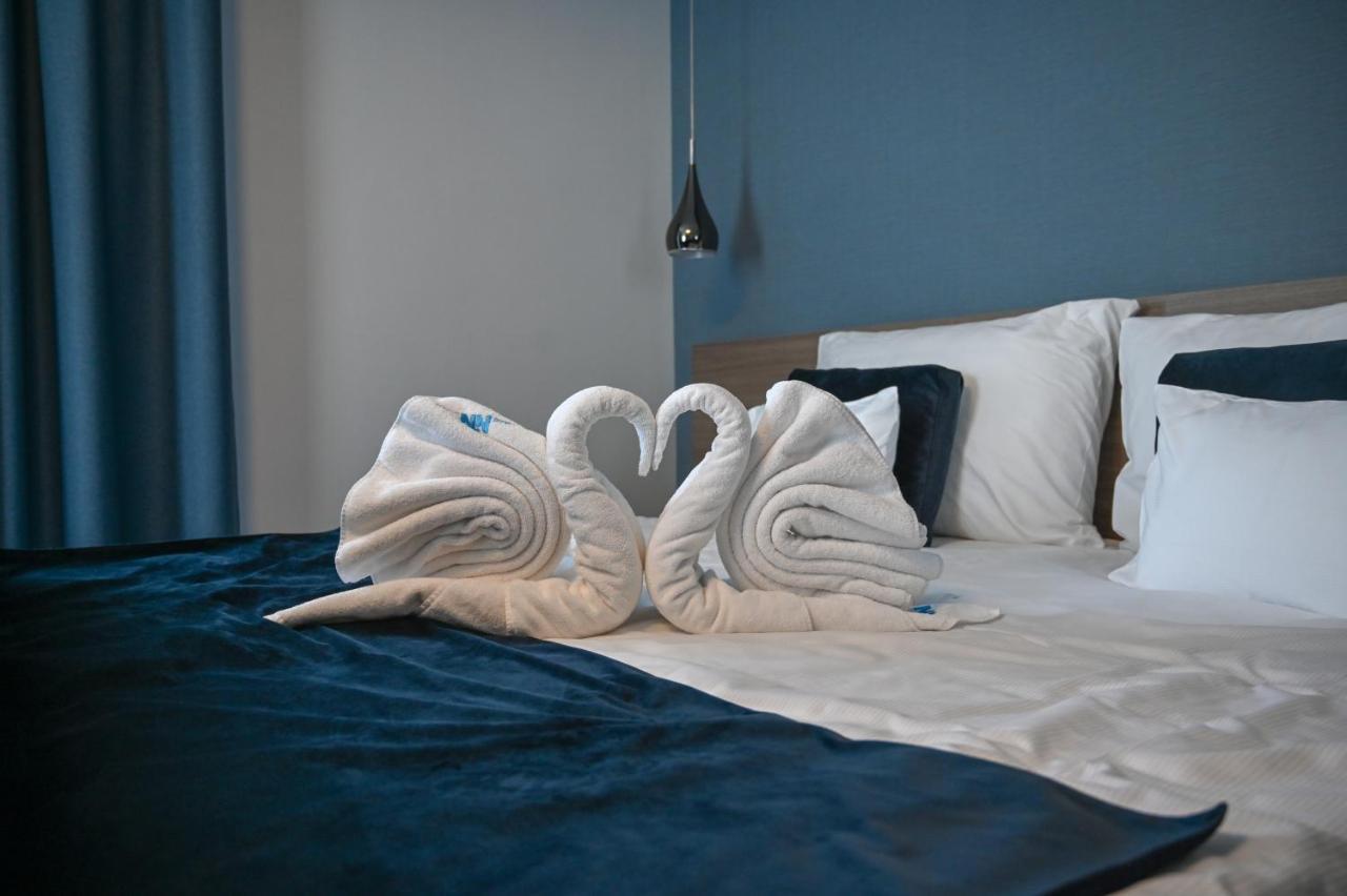 Nn Boutique Hotel Tiszaujvaros Bagian luar foto