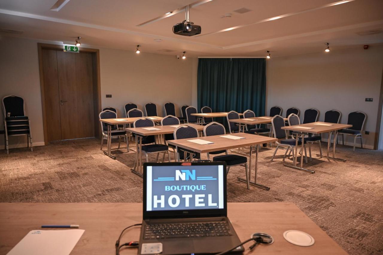 Nn Boutique Hotel Tiszaujvaros Bagian luar foto