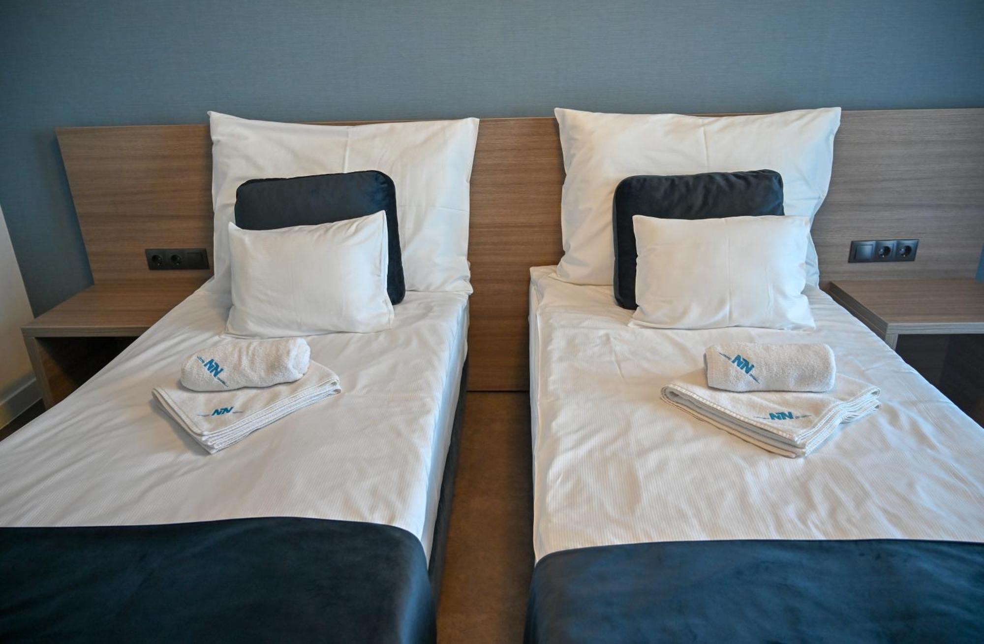 Nn Boutique Hotel Tiszaujvaros Bagian luar foto