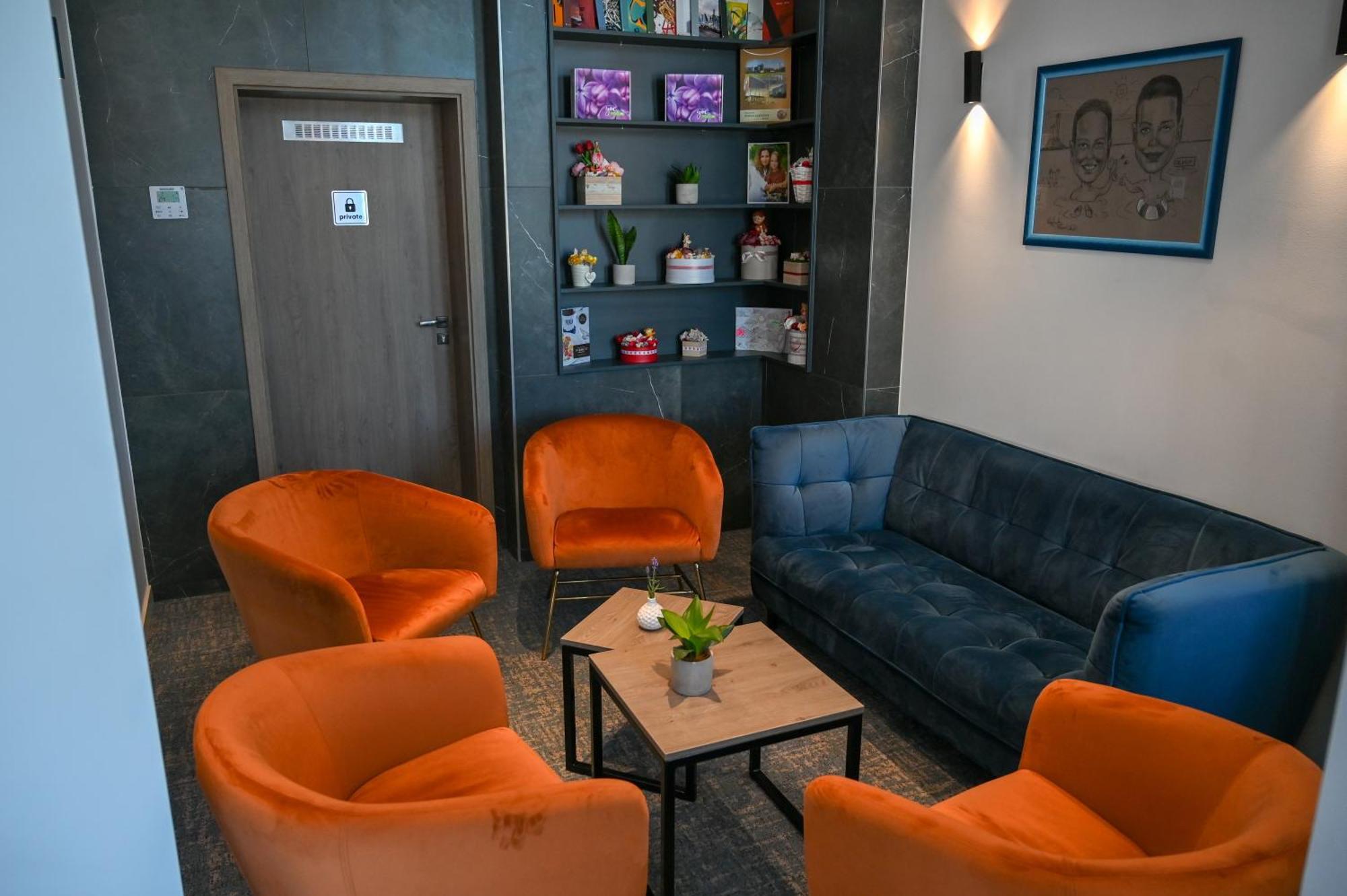 Nn Boutique Hotel Tiszaujvaros Bagian luar foto