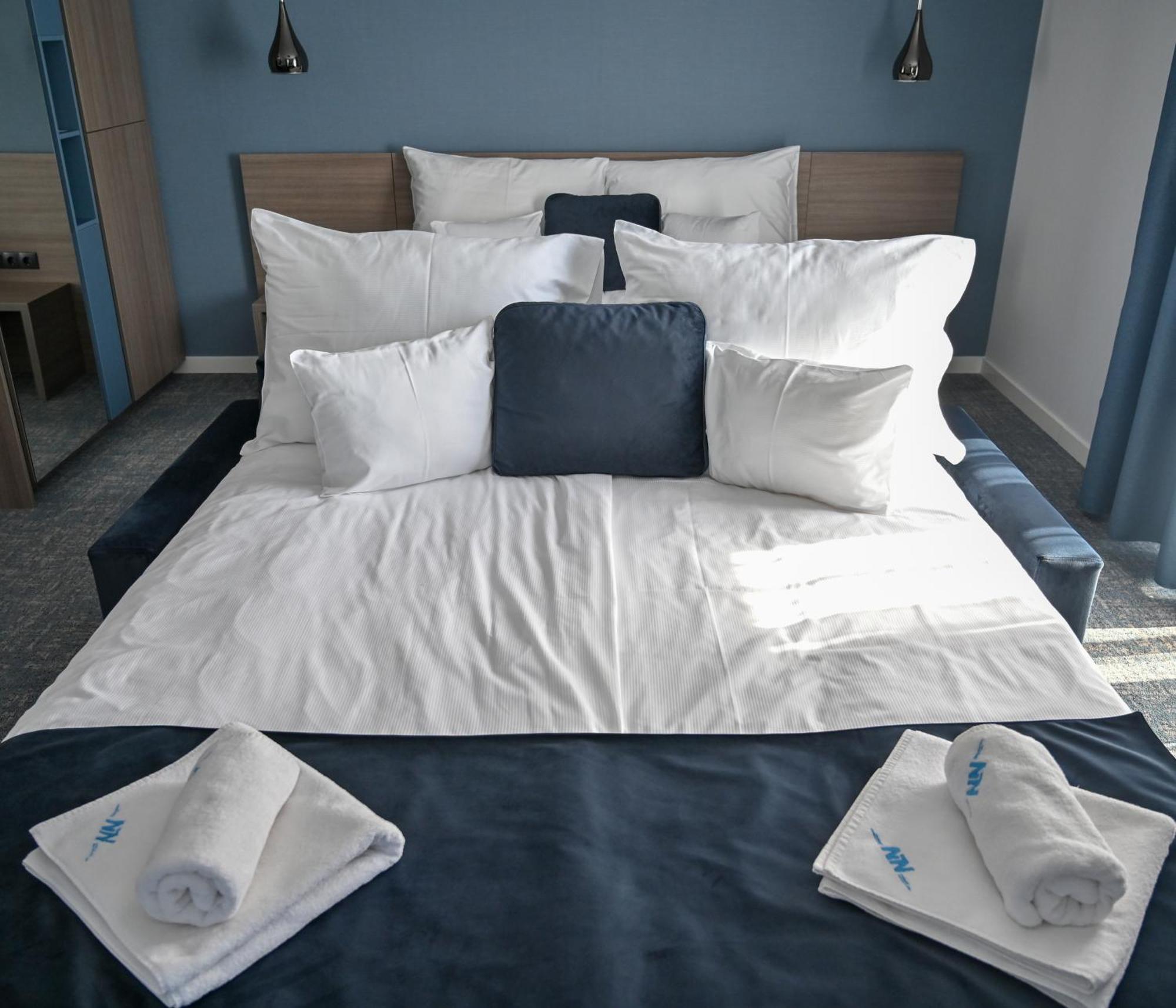 Nn Boutique Hotel Tiszaujvaros Bagian luar foto