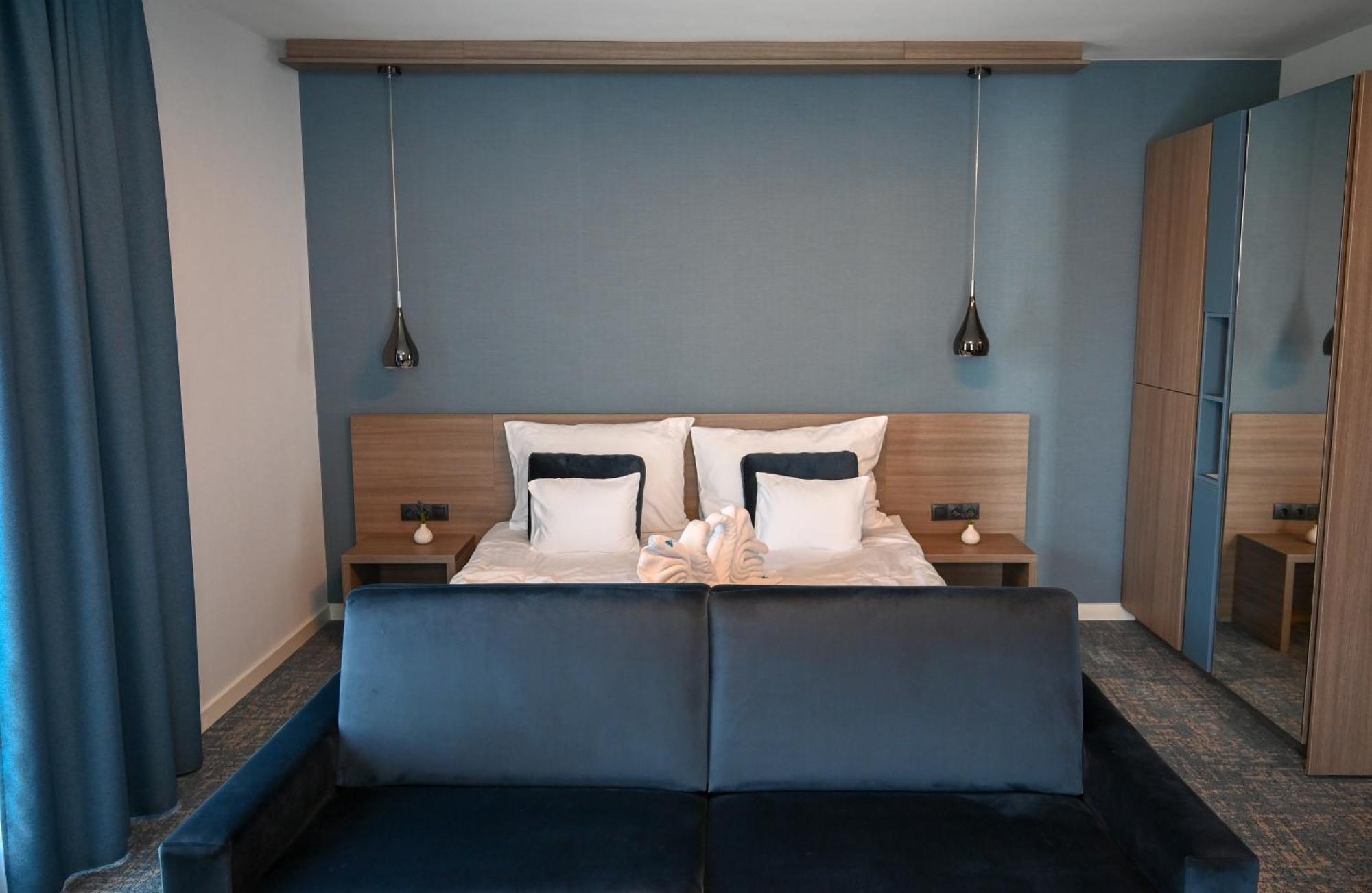 Nn Boutique Hotel Tiszaujvaros Bagian luar foto