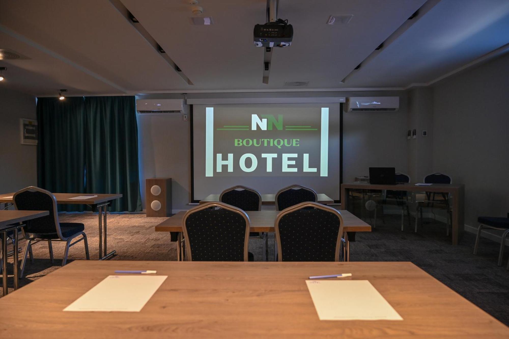 Nn Boutique Hotel Tiszaujvaros Bagian luar foto